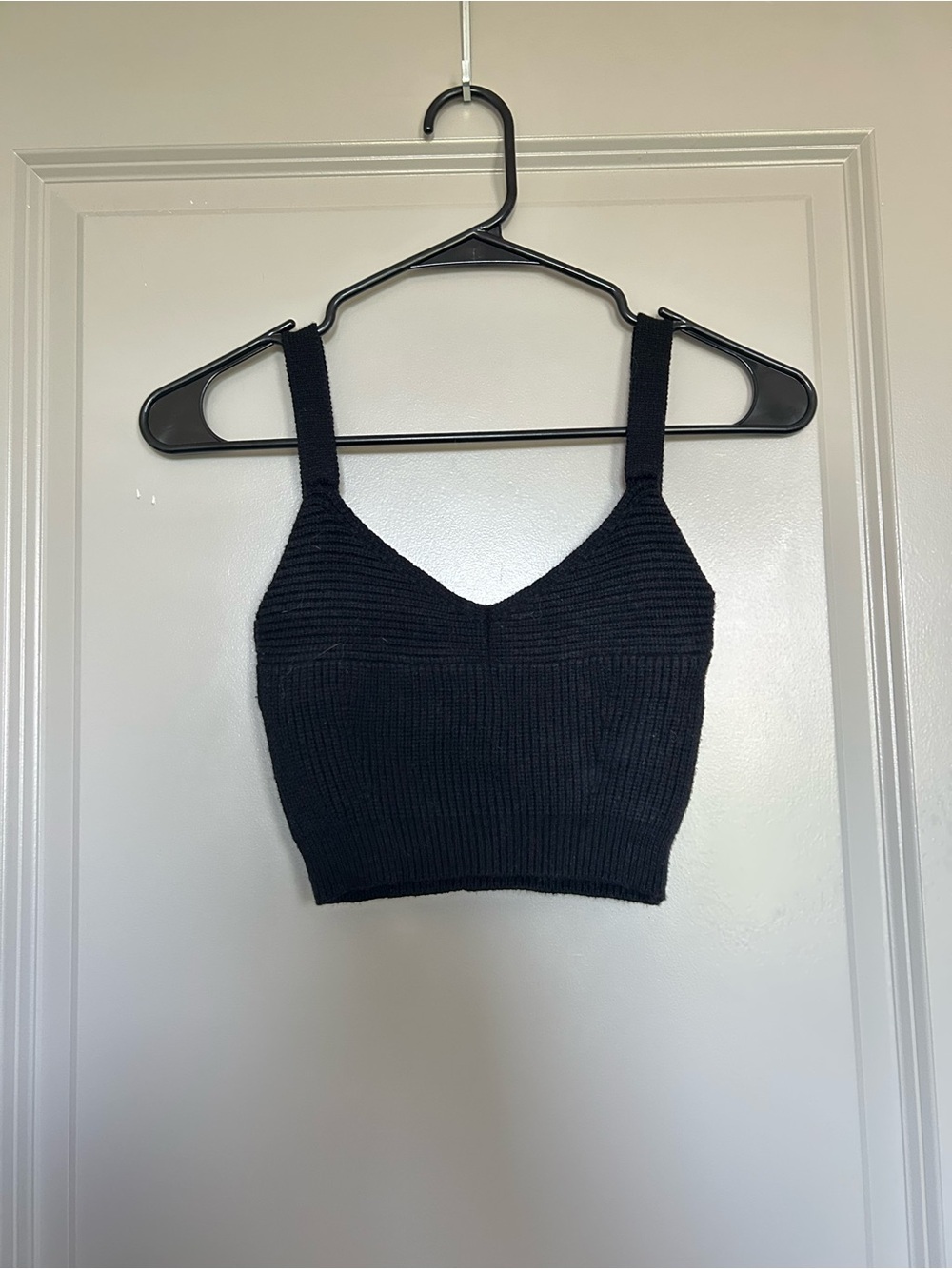 Lulu's Black Basic Ribbed Knit Cropped Tank